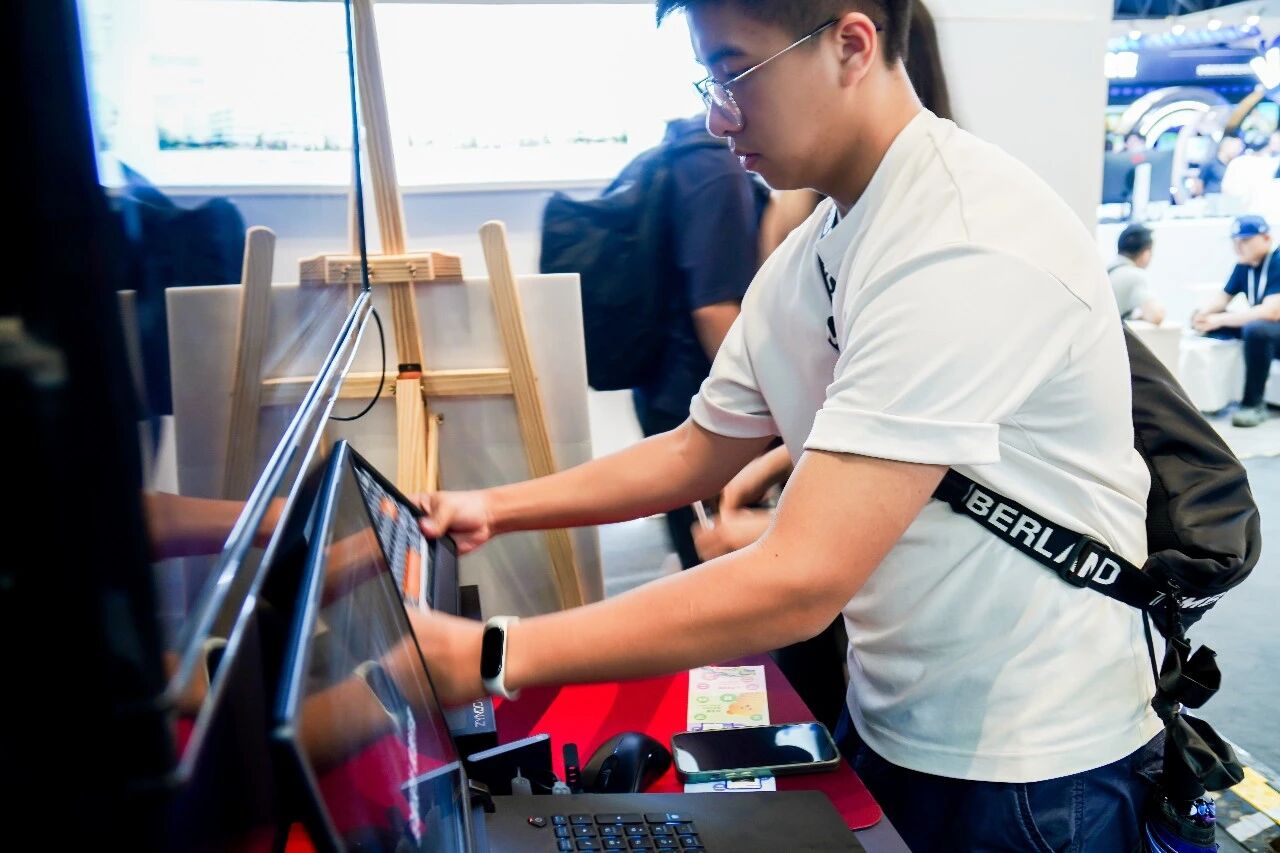 GameSkill闪耀2025上海WAIC会展，携手顶尖品牌打造极致电竞体验！